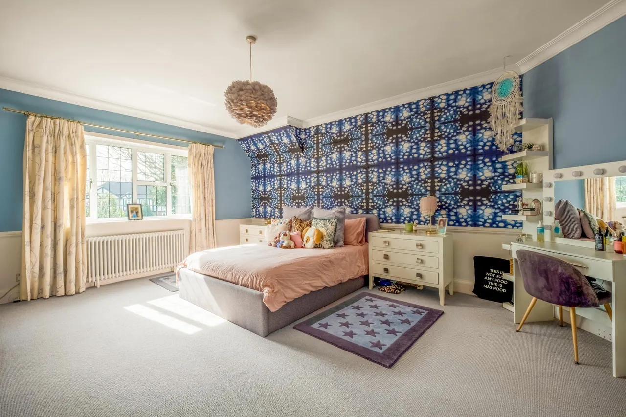 Waterhouse Lane, Kingswood, photo 61