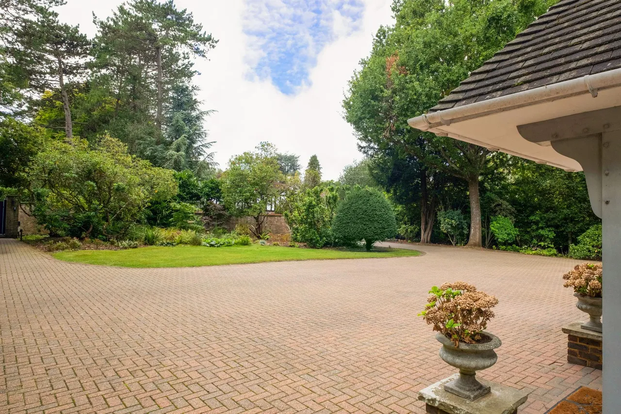 Waterhouse Lane, Kingswood, photo 17