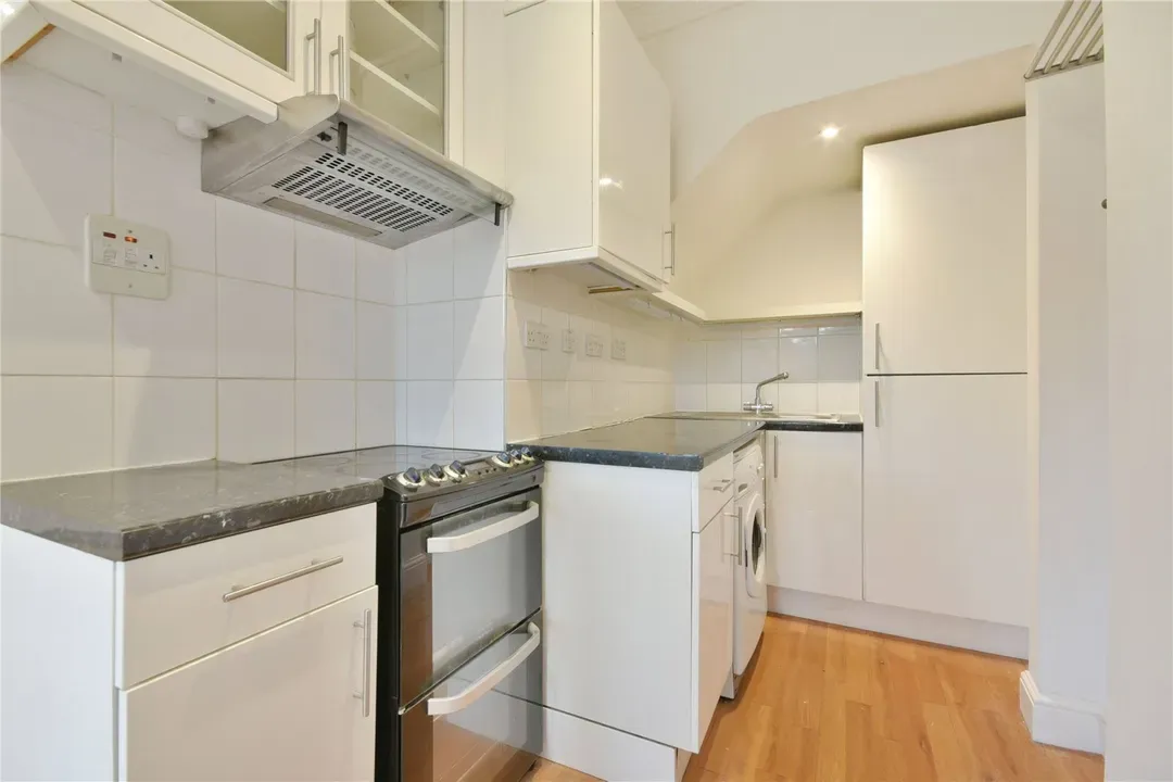 Fitzjohns Avenue, Hampstead, London, NW3, photo 3