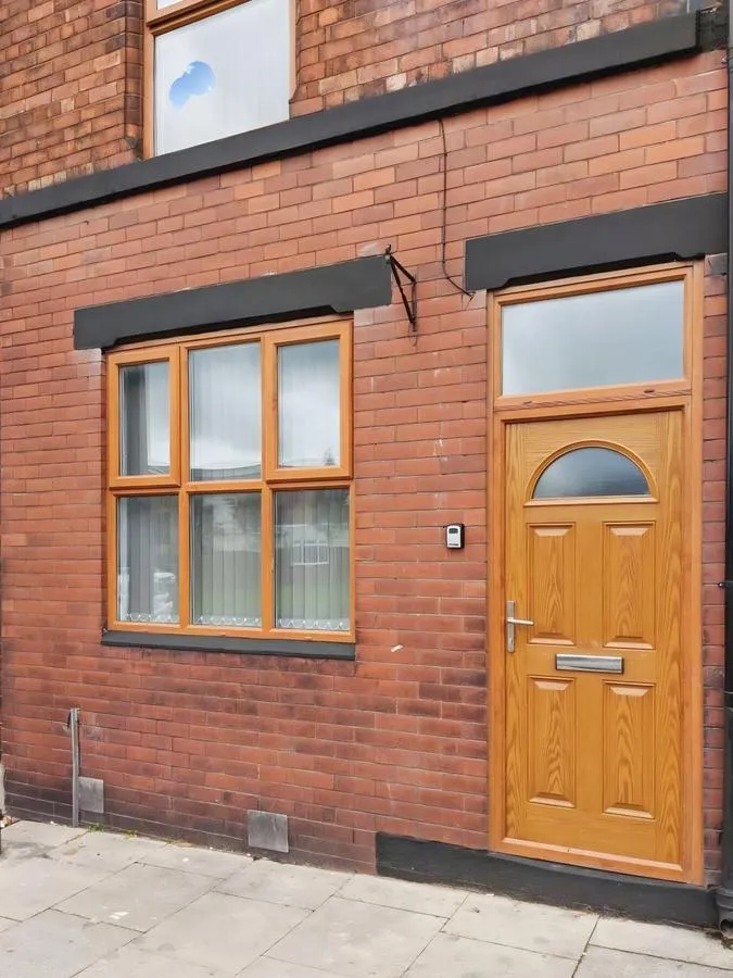 5 bed house to rent, Wigan Lane, Wigan, WN1