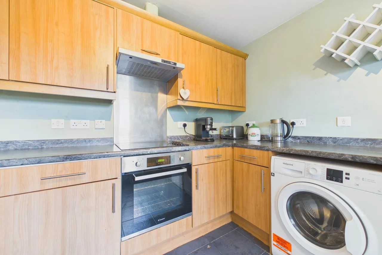 Lloyd Court, Rutherglen, photo 7