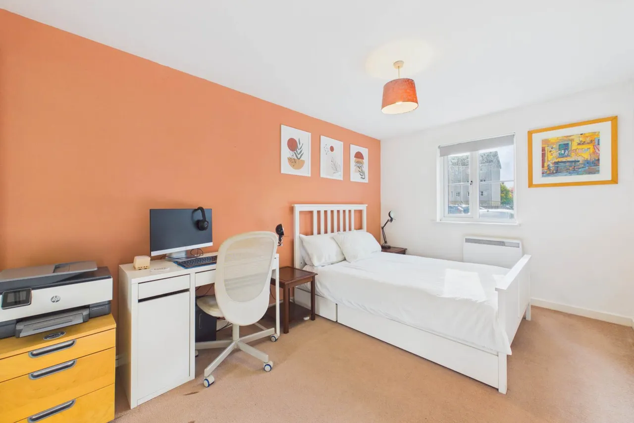 Lloyd Court, Rutherglen, photo 15