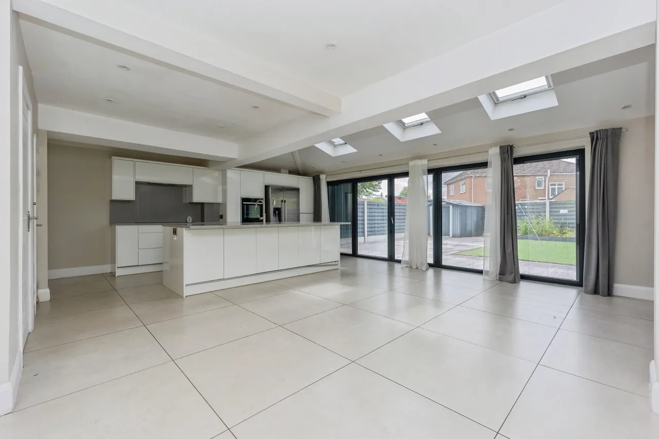 Delamere Avenue, Sale, Greater Manchester, M33, photo 5