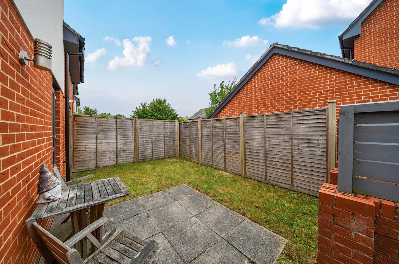 Redfields Meadow, Church Crookham, GU52, photo 11