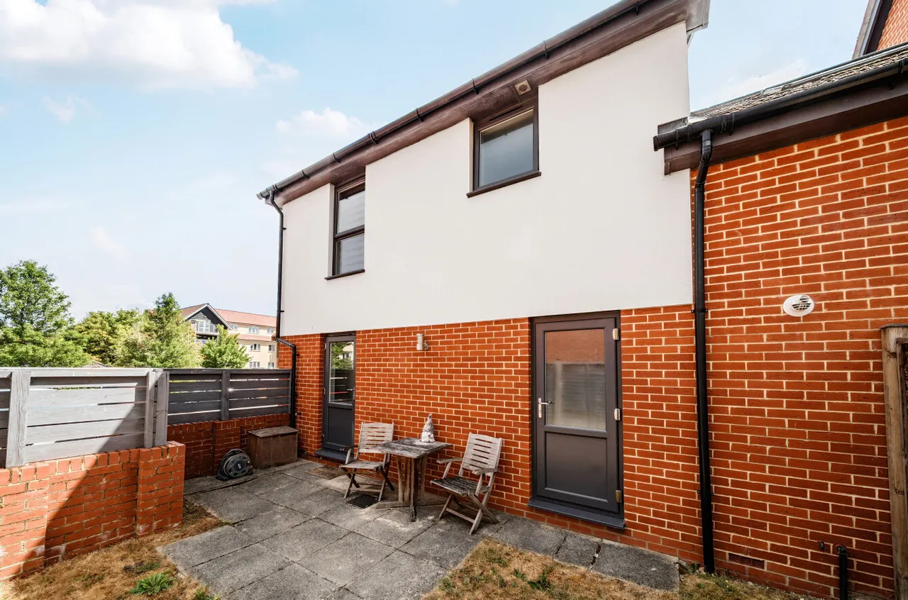 Redfields Meadow, Church Crookham, GU52, photo 12