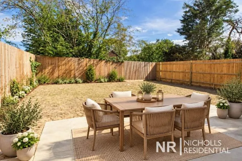Denys Place, Chessington, KT9, photo 16