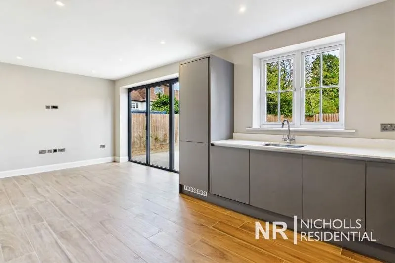 Denys Place, Chessington, KT9, photo 6