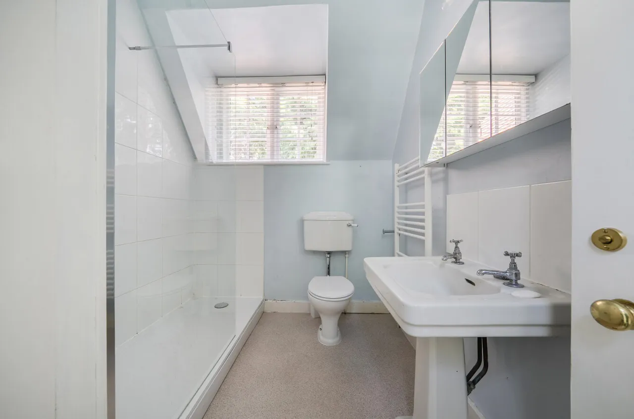 Sandy Lane, Camberley, Surrey, GU15 2AG, photo 13