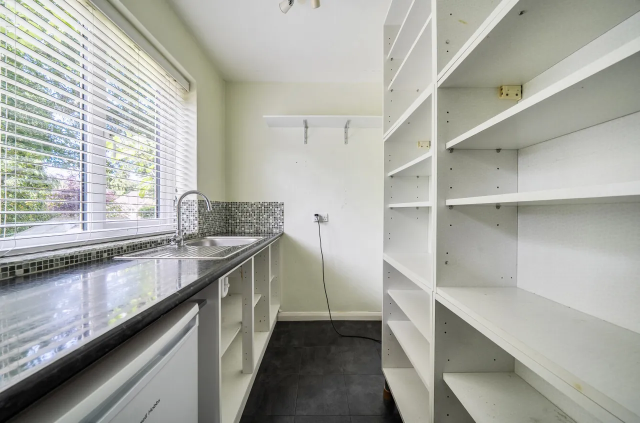 Sandy Lane, Camberley, Surrey, GU15 2AG, photo 10