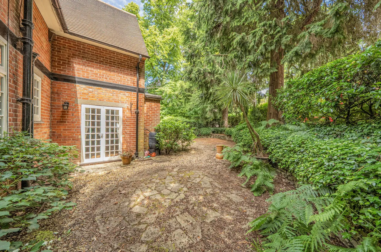 Sandy Lane, Camberley, Surrey, GU15 2AG, photo 15