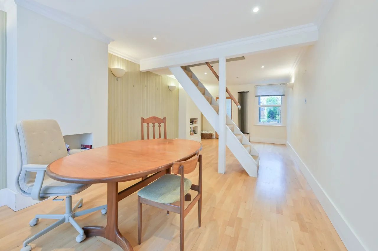 25 Grover Road, Watford, photo 2