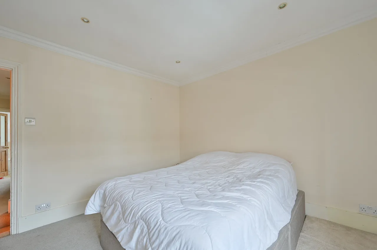 25 Grover Road, Watford, photo 10