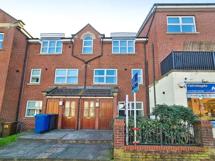 2 bed flat for sale — Ormskirk Road, Wigan, Greater Manchester, WN5