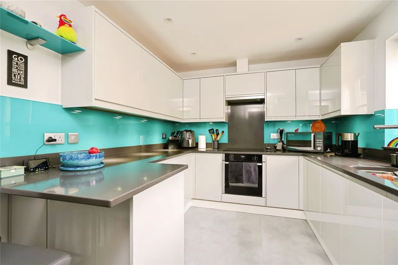 Birch Drive, Bradwell Village, OX18, photo 2