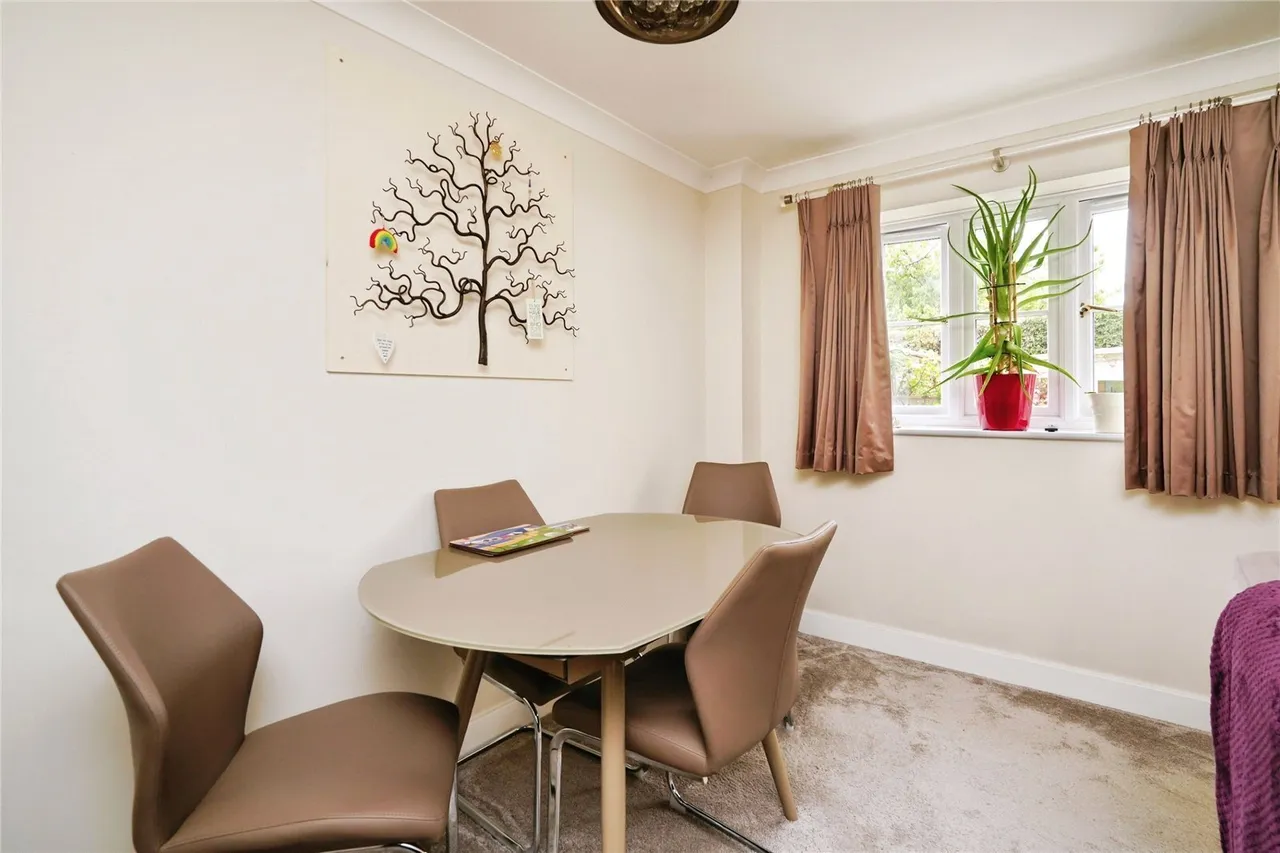 Birch Drive, Bradwell Village, OX18, photo 5