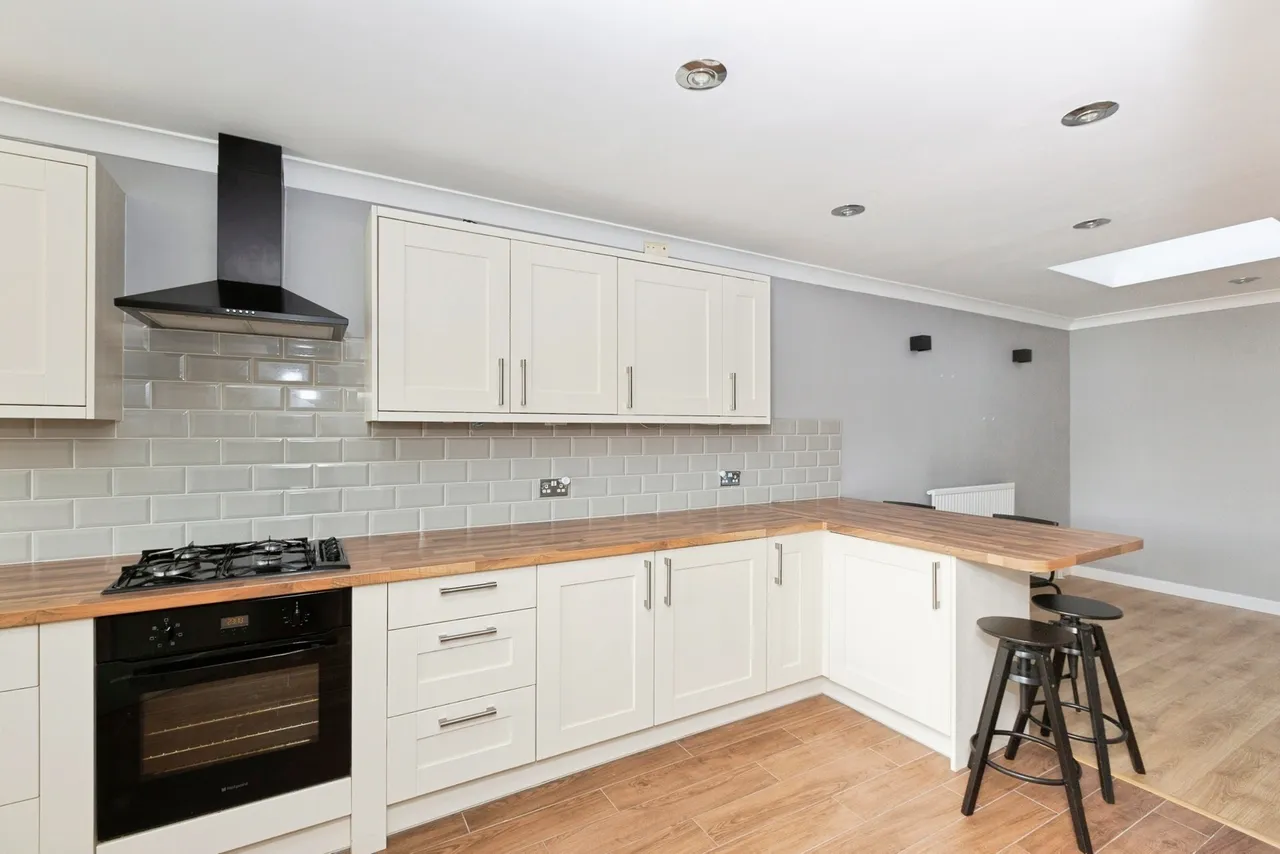Bronte Close, Ilford, IG2, photo 4