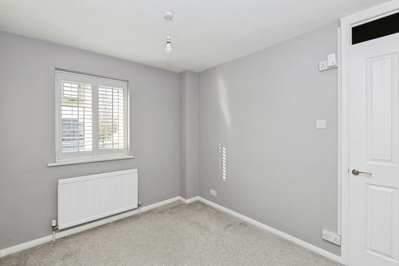 Bronte Close, Ilford, IG2, photo 14