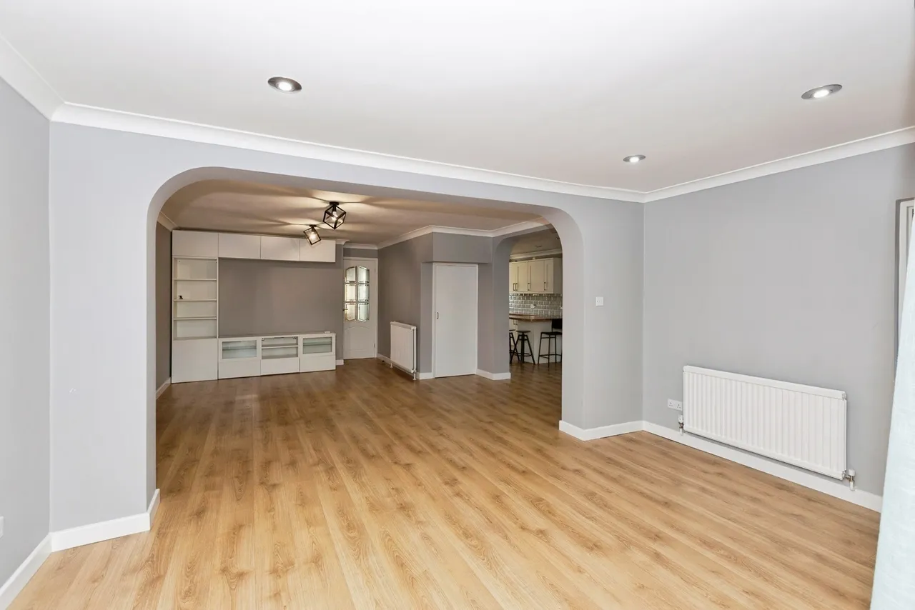 Bronte Close, Ilford, IG2, photo 8