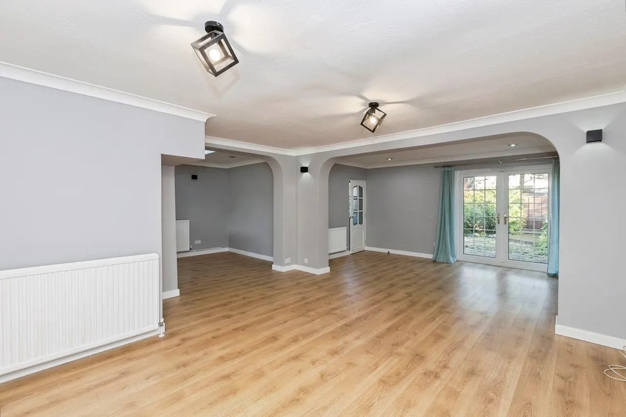 Bronte Close, Ilford, IG2, photo 9