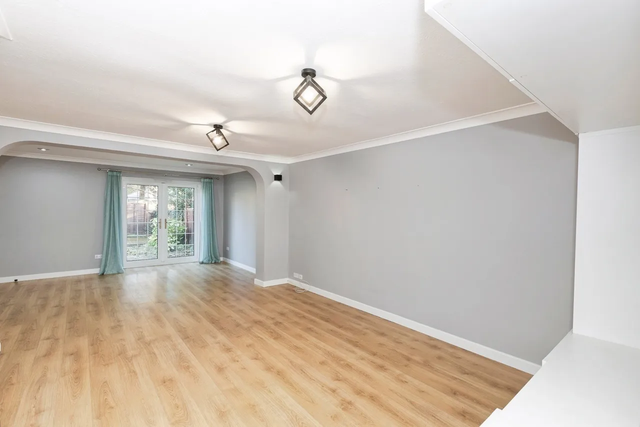 Bronte Close, Ilford, IG2, photo 10