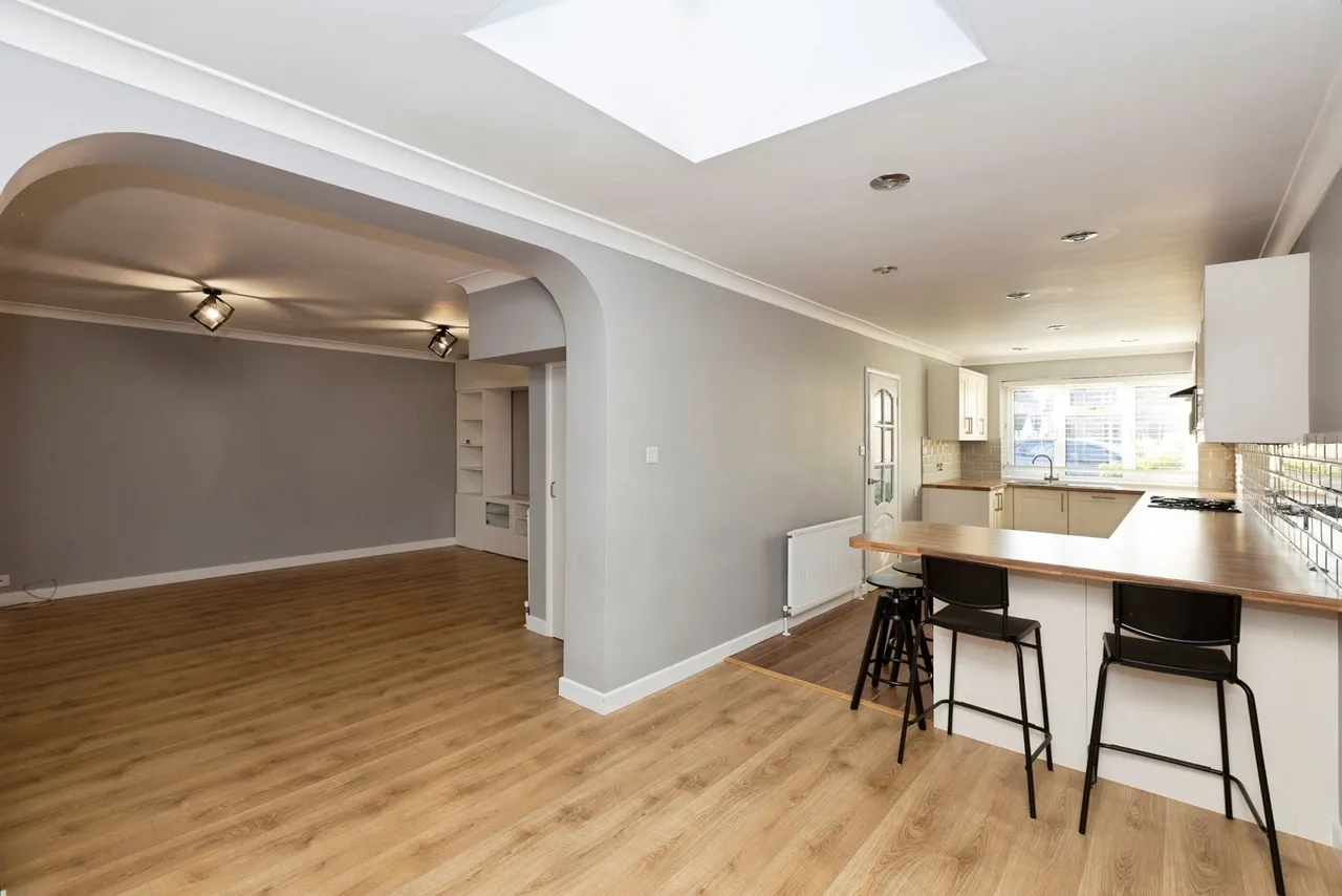 Bronte Close, Ilford, IG2, photo 5