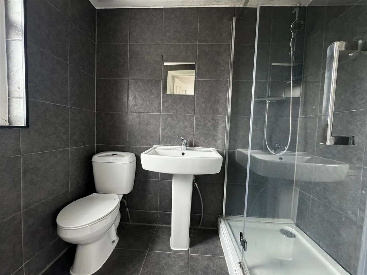 Berkeley Avenue, Hounslow, photo 2