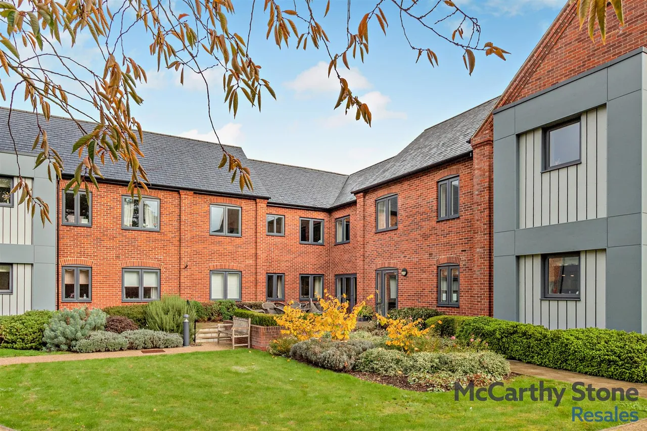 1 bed flat for sale, High Street, Hadleigh, IP7
