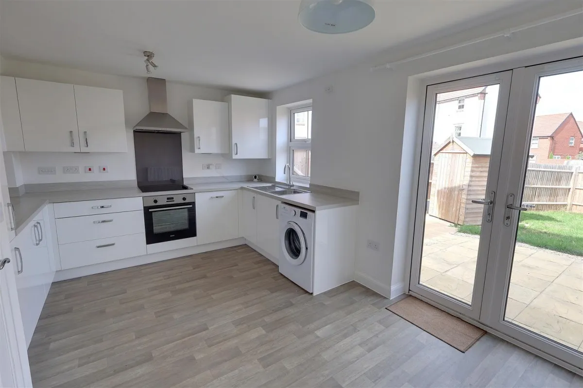 Manor Road, Newent, GL18, photo 2