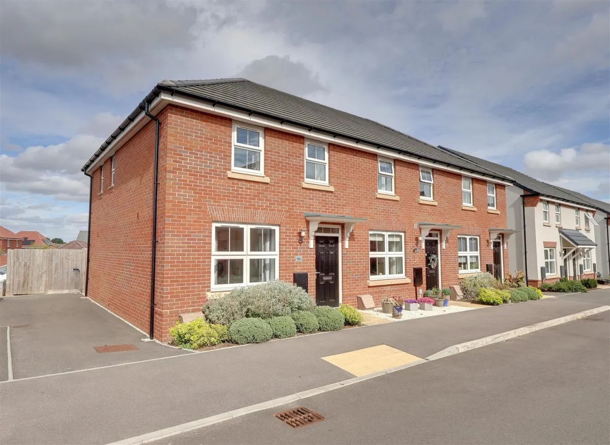 3 bed house for sale, Manor Road, Newent, GL18