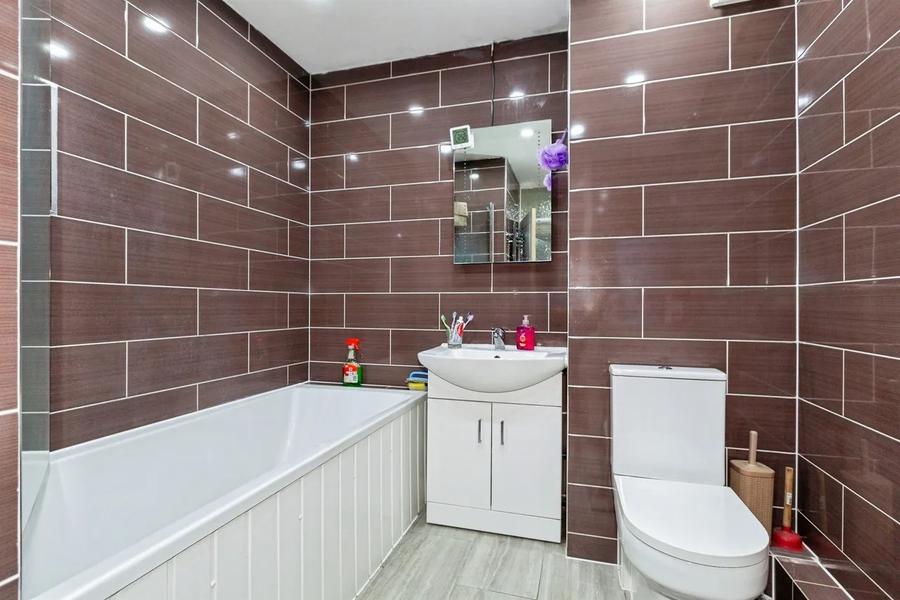 Welland Close, Slough, SL3, photo 9
