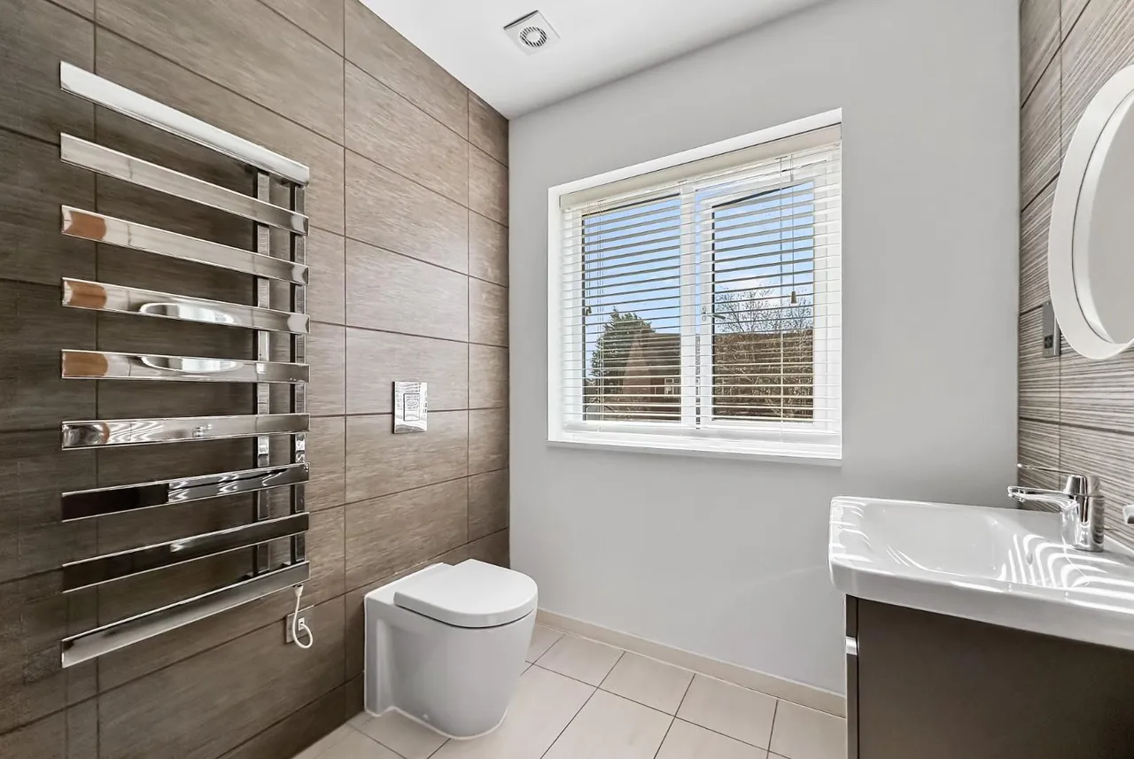 Milton Drive, Timperley WA15 6AX, photo 16
