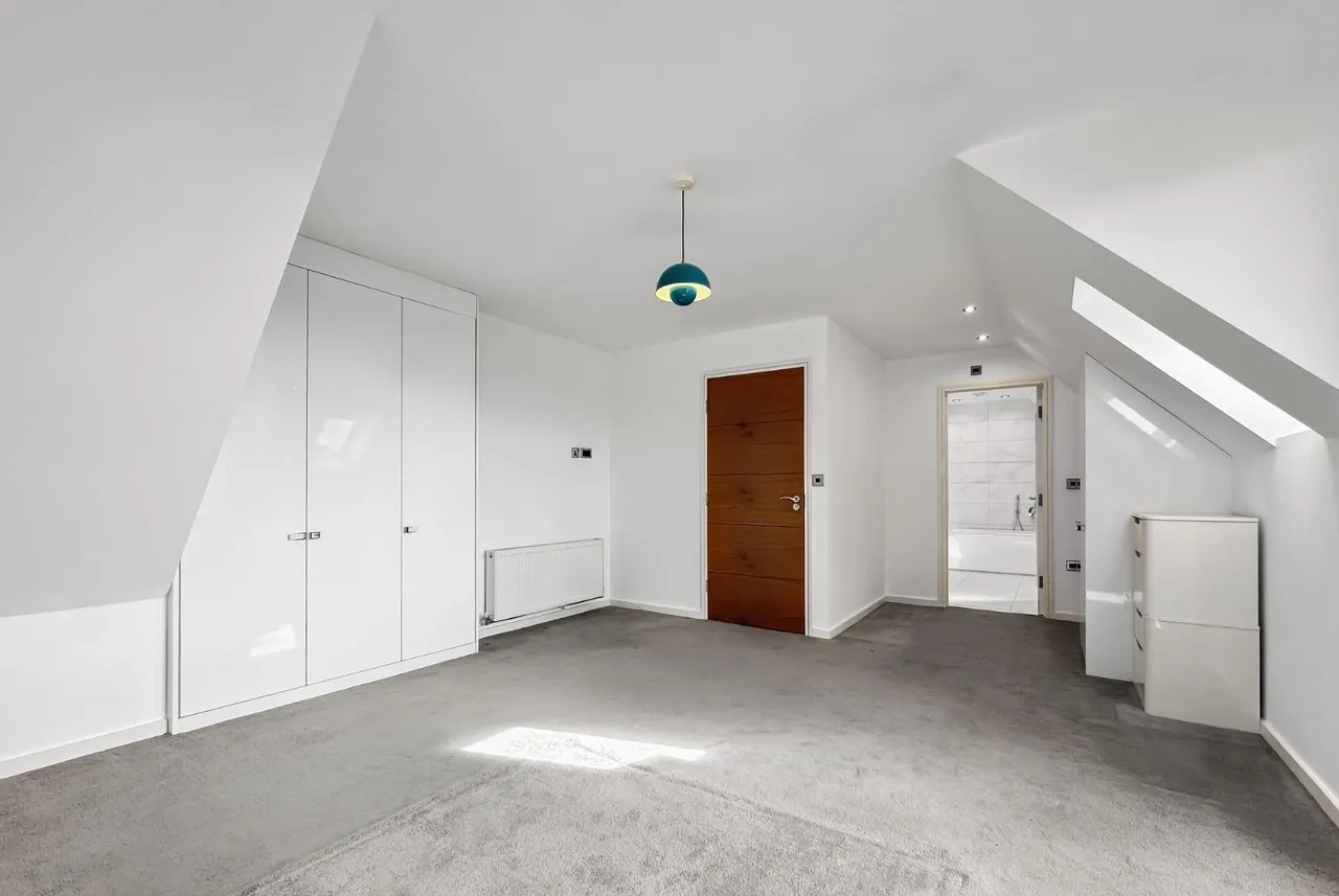 Milton Drive, Timperley WA15 6AX, photo 19