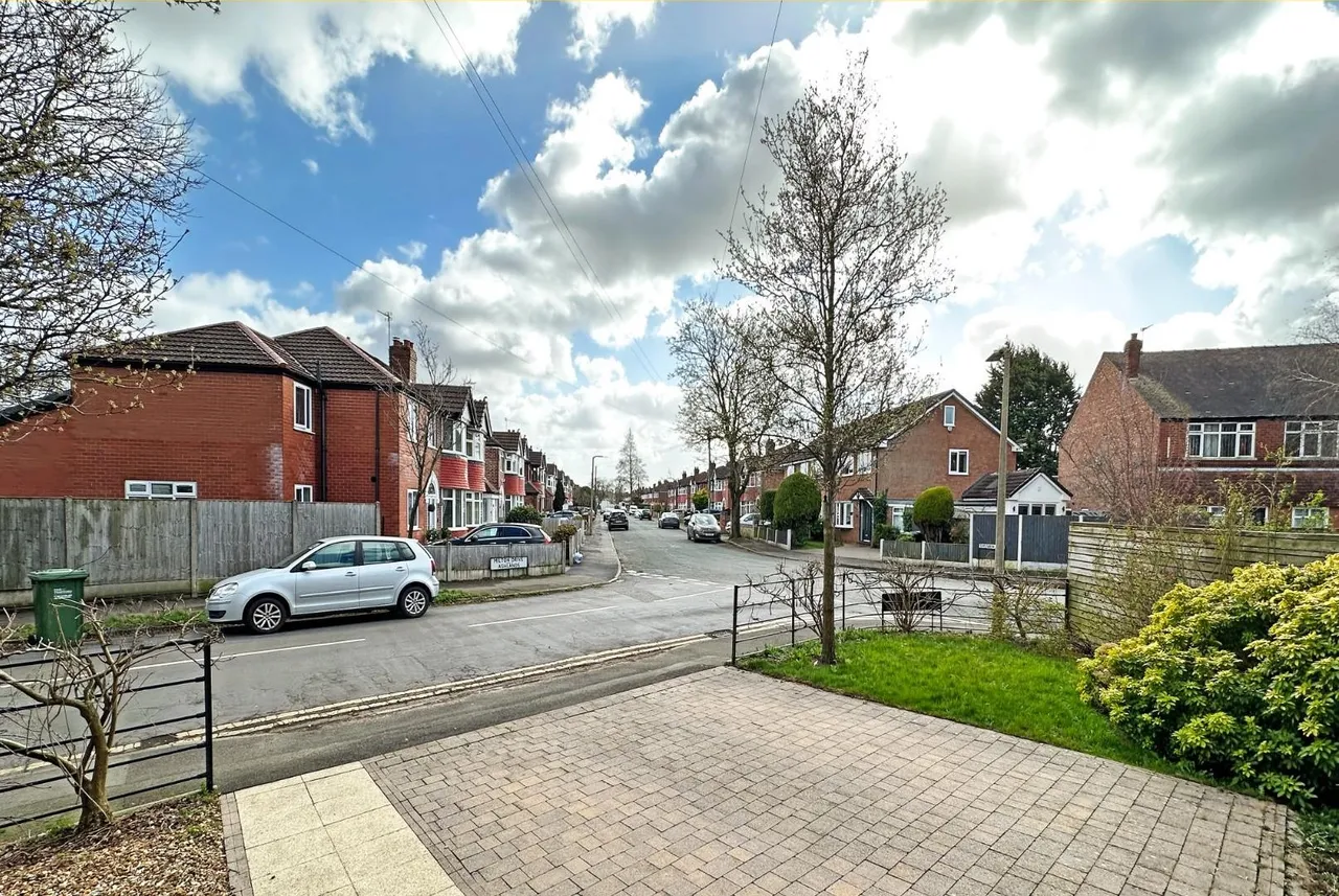 Milton Drive, Timperley WA15 6AX, photo 29