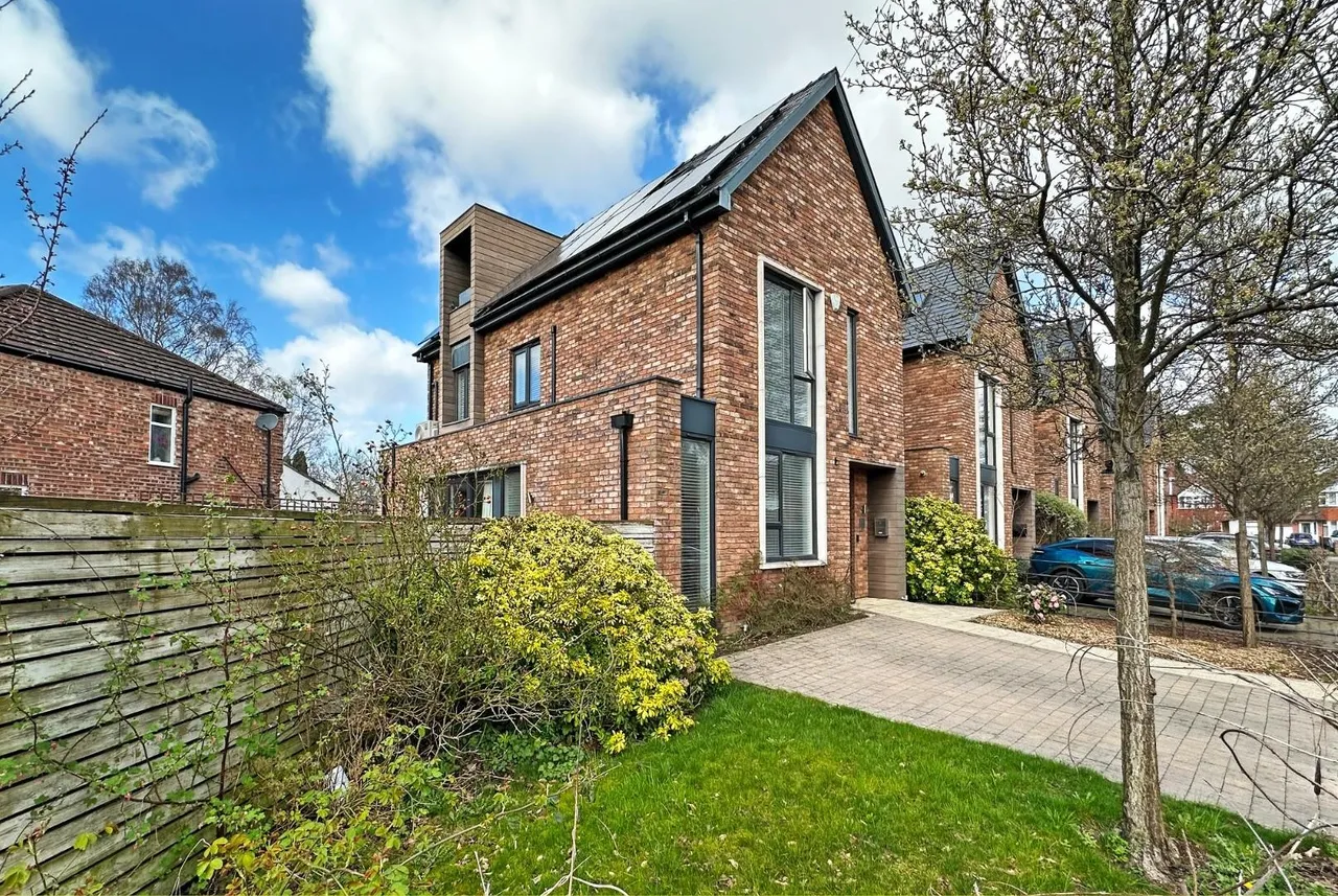 Milton Drive, Timperley WA15 6AX, photo 31