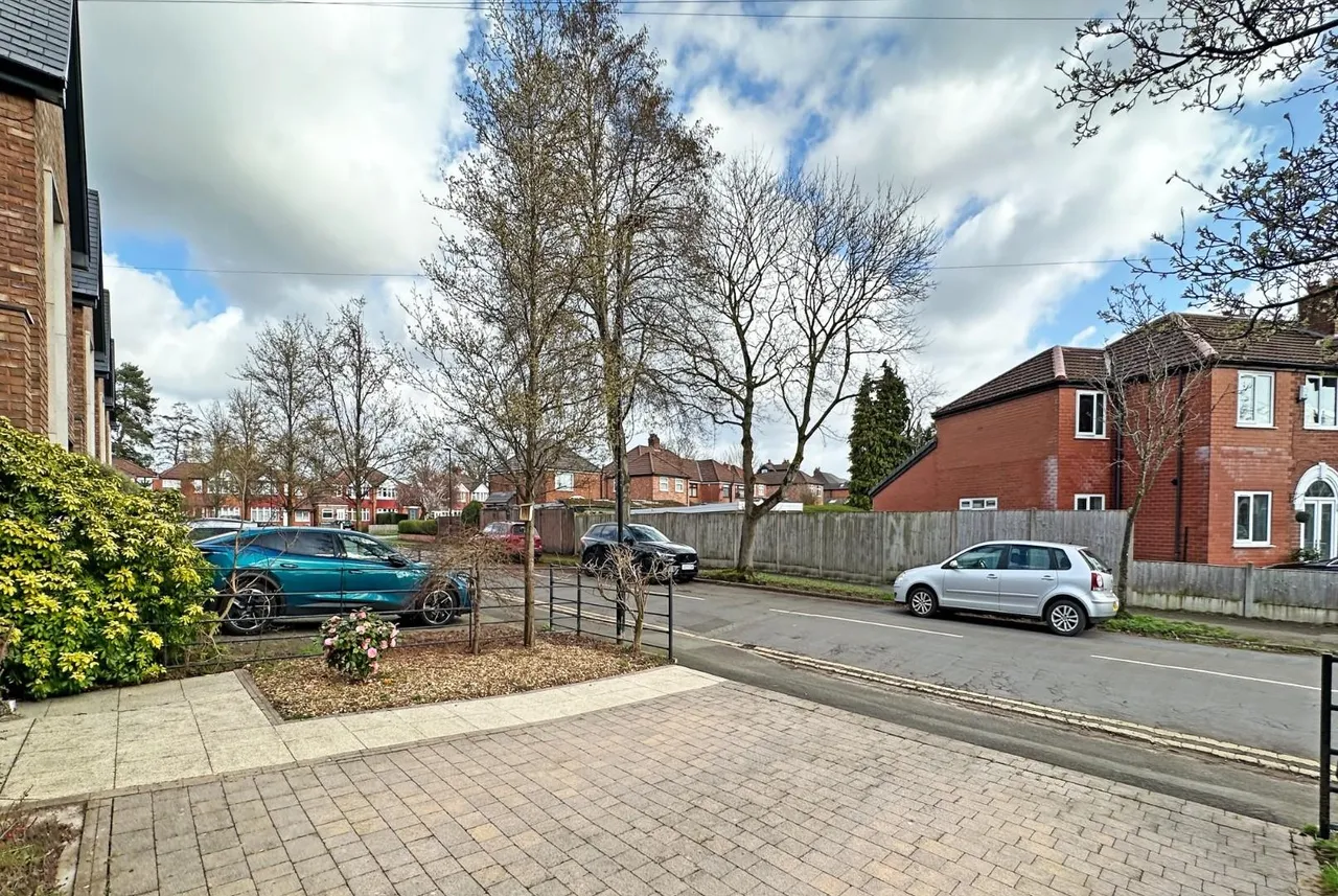 Milton Drive, Timperley WA15 6AX, photo 30