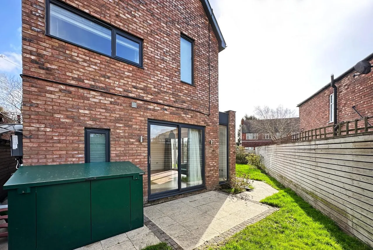 Milton Drive, Timperley WA15 6AX, photo 28