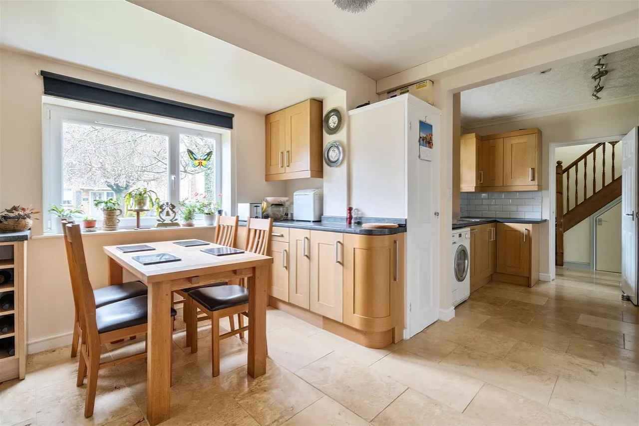 Valley Way, Colerne, SN14, photo 3