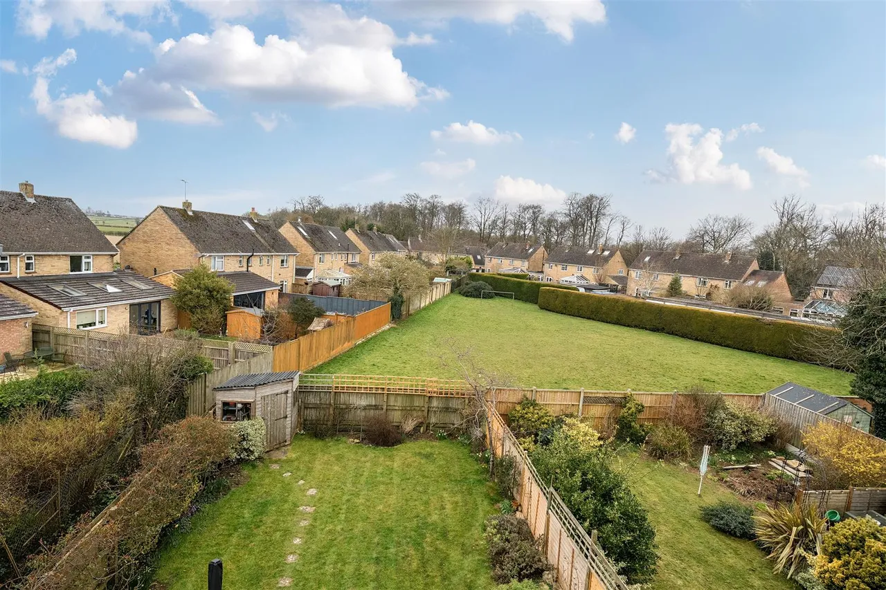 Valley Way, Colerne, SN14, photo 4