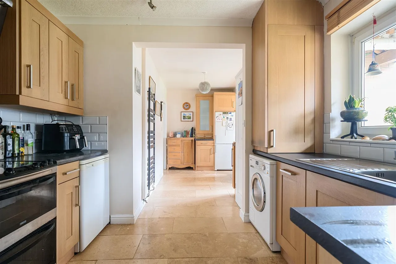 Valley Way, Colerne, SN14, photo 8