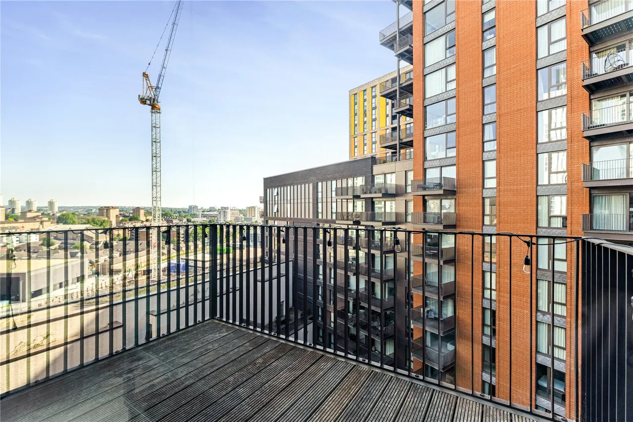 Viaduct Gardens, Nine Elms, SW11, photo 6