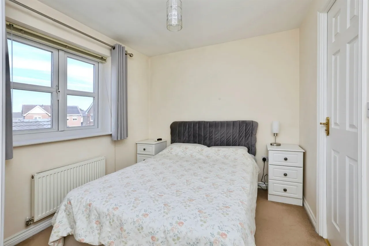 Haller Close, Armthorpe, DONCASTER, photo 12