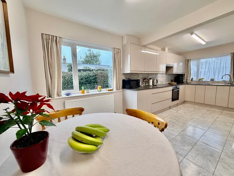 Oakland Way, Flackwell Heath HP10 9ED, photo 3