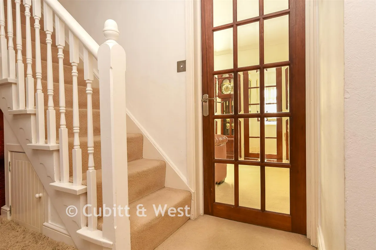 Smith Road, Reigate, RH2, photo 17