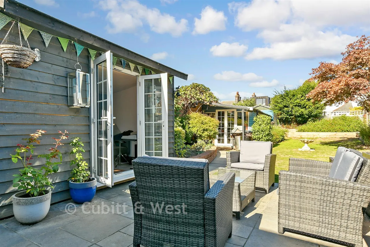 Smith Road, Reigate, RH2, photo 12