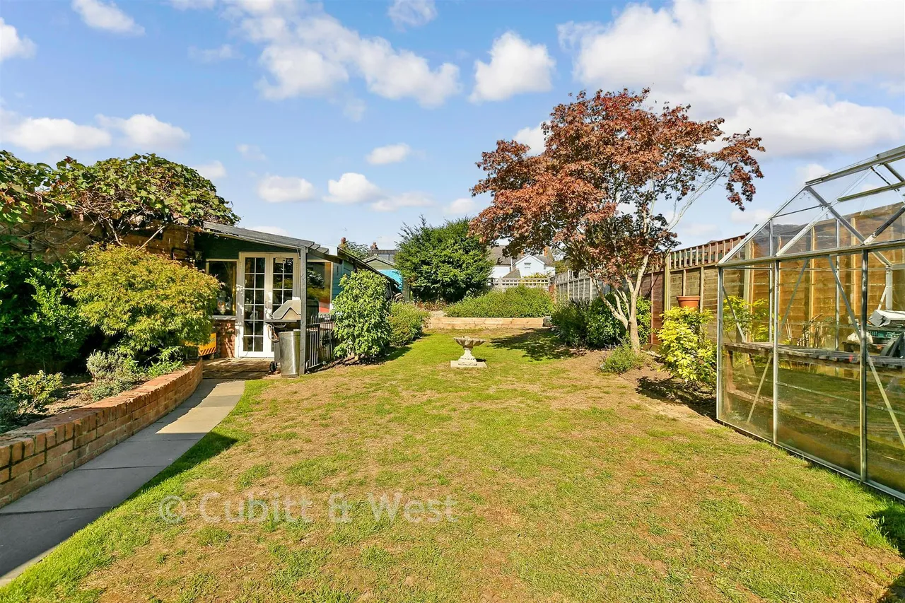 Smith Road, Reigate, RH2, photo 2
