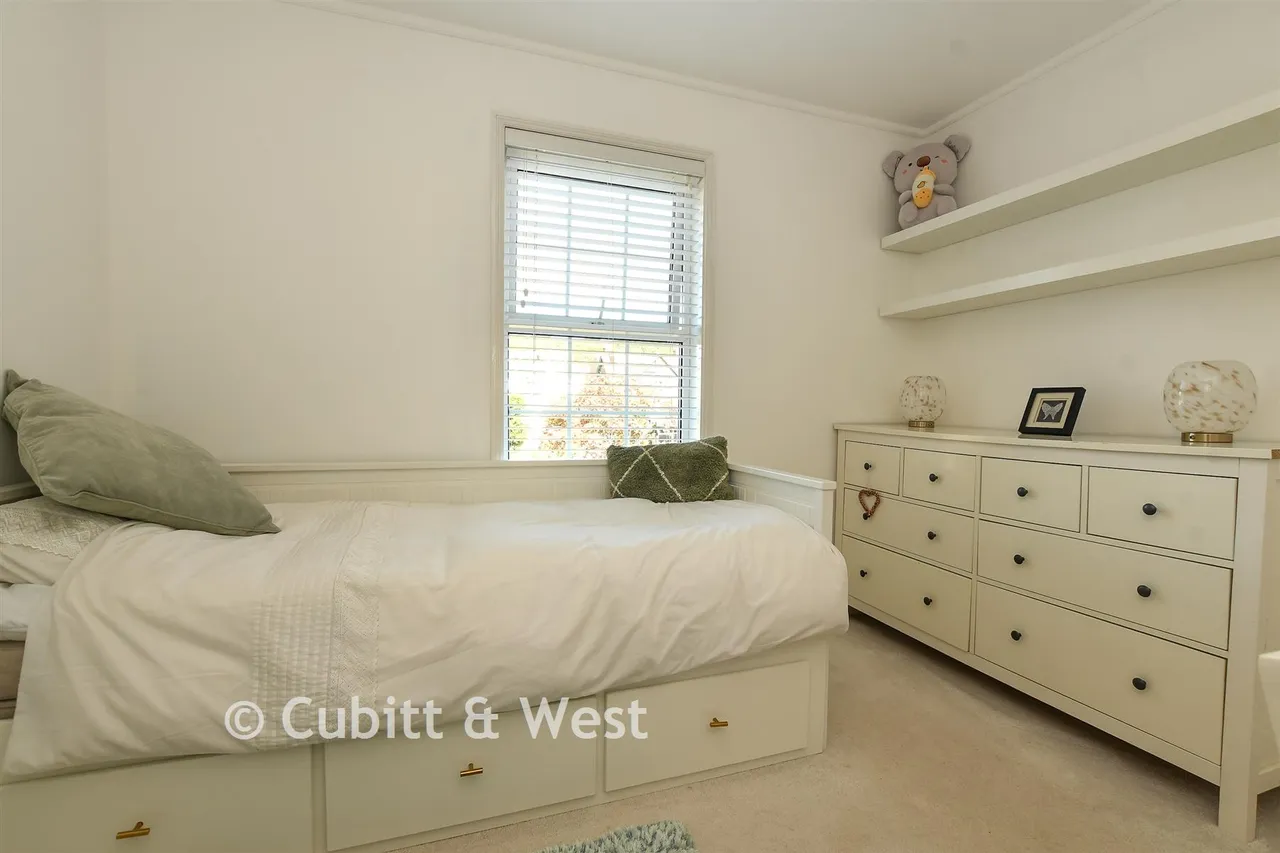Smith Road, Reigate, RH2, photo 11