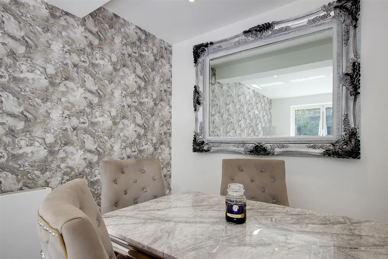 Laura Close, Enfield, EN1, photo 26