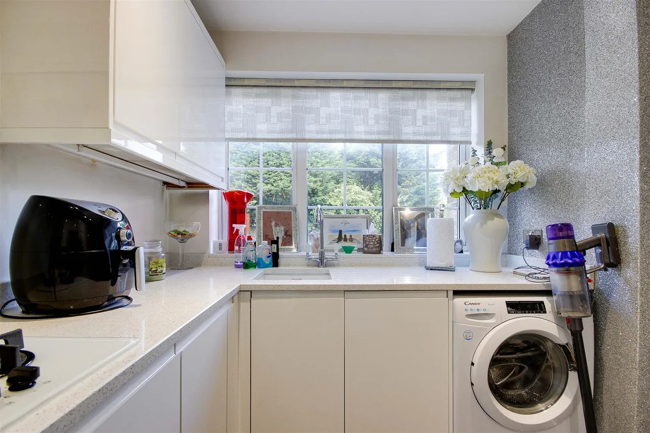 Laura Close, Enfield, EN1, photo 6