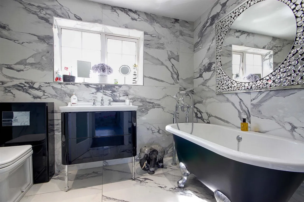 Laura Close, Enfield, EN1, photo 8