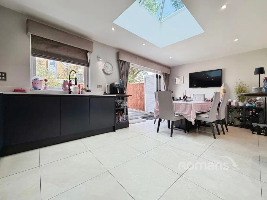 Kingfisher Drive, Camberley, GU15, photo 2